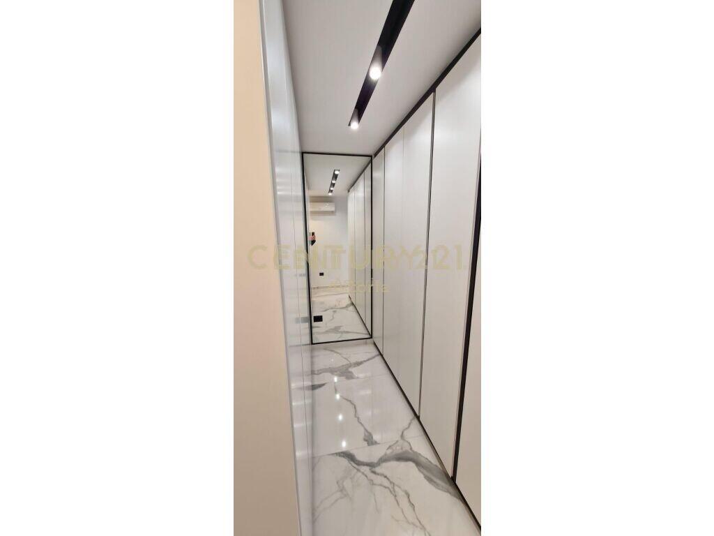 Shitet apartament modern 2+1+2 te Ish Hipoteka - 356,000 €