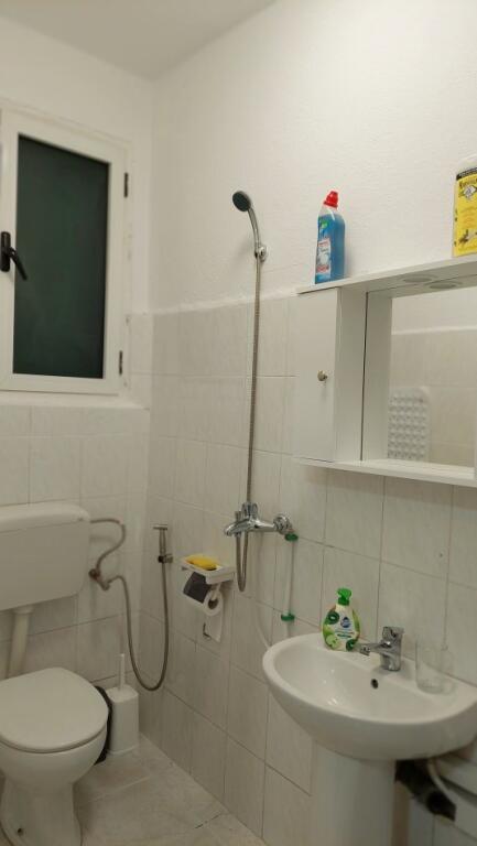 Jepet Me Qera Apartament 1+1