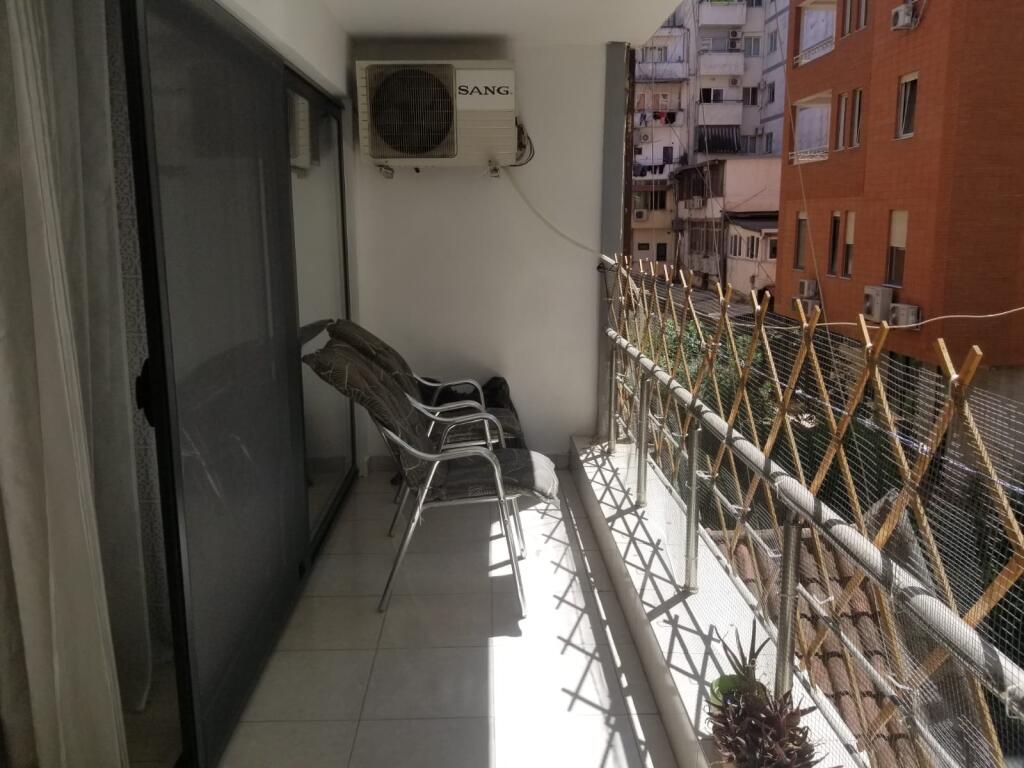 Jepet apartament 2+1 me qera ne Bllok tek Pallatet Agimi