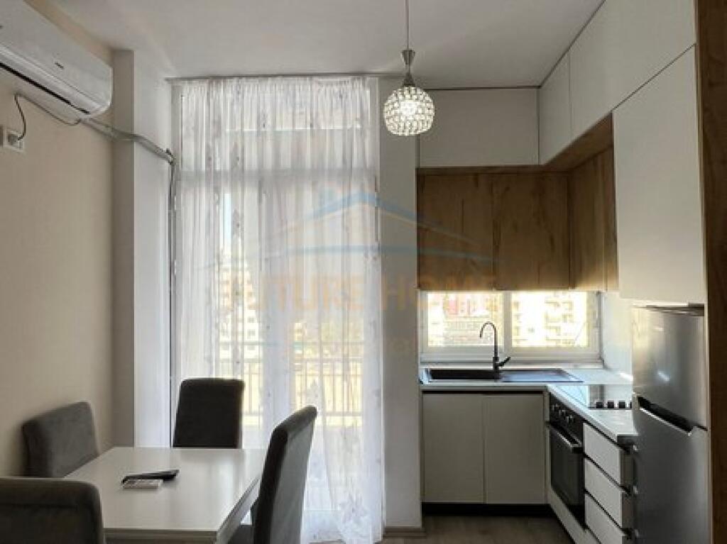 Shitet, Apartament 1+1, Unaza e Re.
