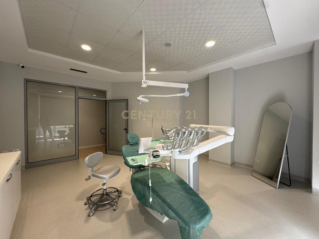 🦷 CLINICA DENTALE MODERNA IN AFFITTO – TIRANA