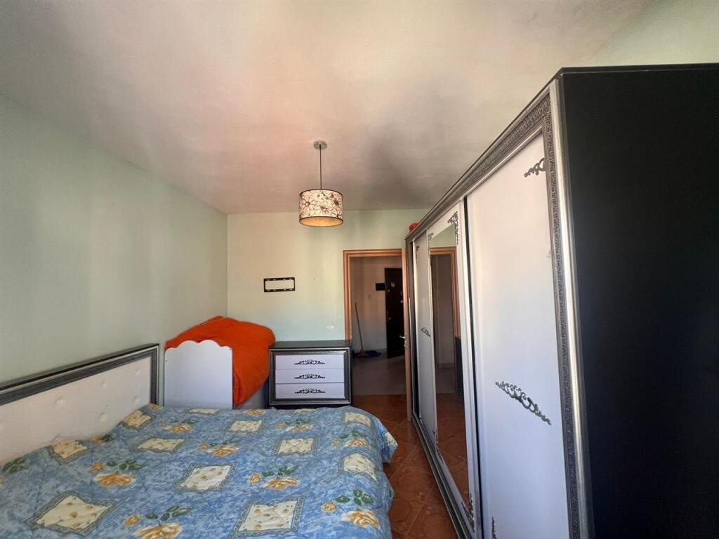 🏡 Shitet Apartament 1+1 – Astir (Përballë Artistit)