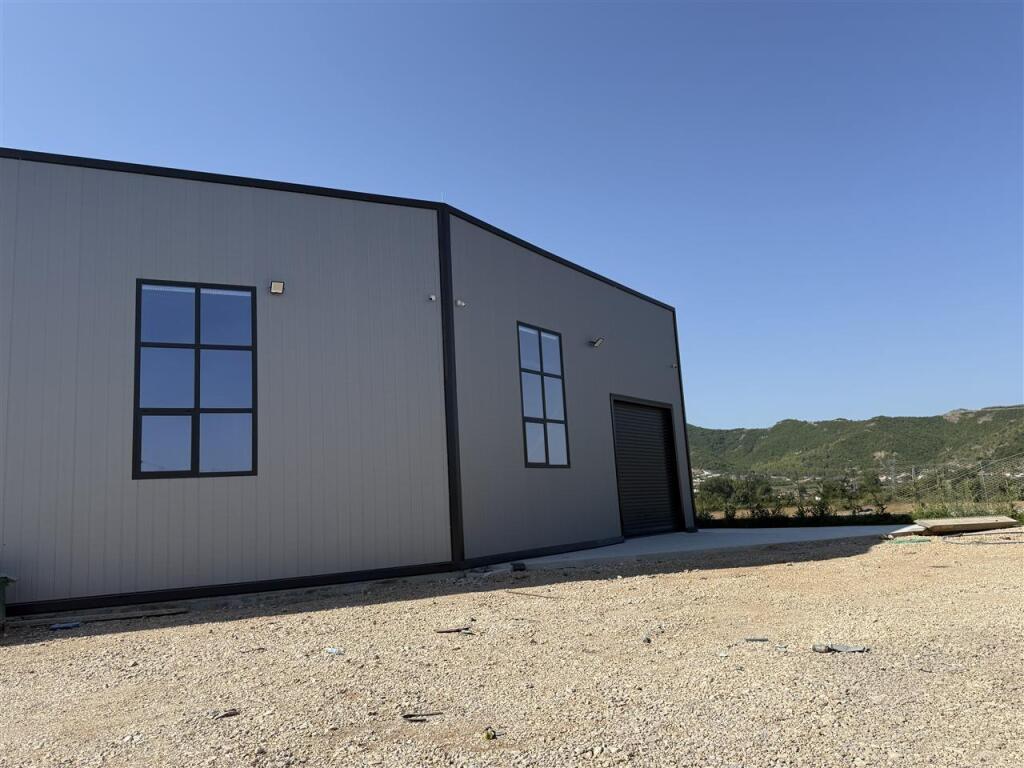 WAREHOUSES FOR RENT 1300 M2 VAQARR 3,500 EURO