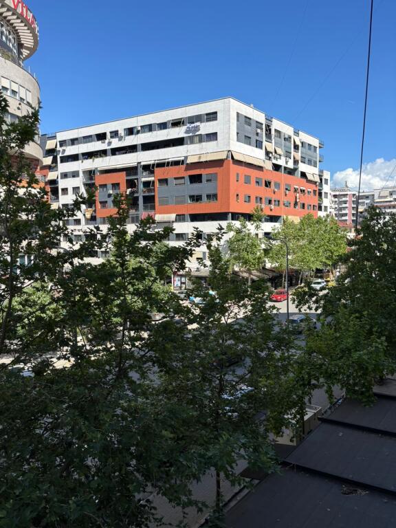 Ofrohet me qira apartament 1+1 ne astir