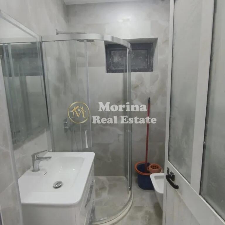 Locale Commerciale in Affitto, Centro, 400 Euro/mese