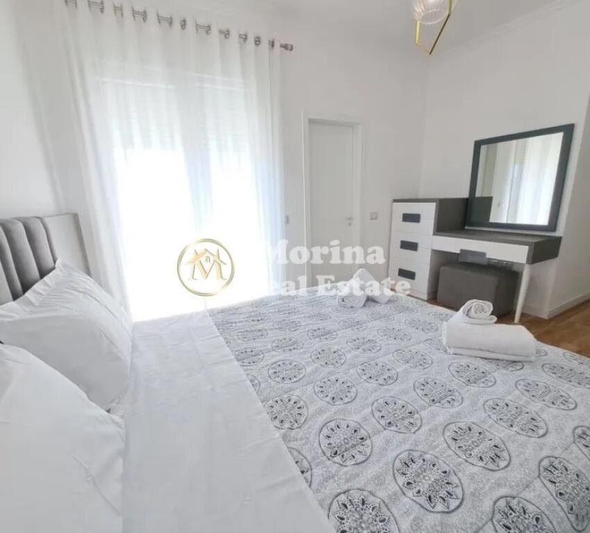 Qera, Apartament 2+1+2+Parkim, Pazari Ri, 1250 euro/muaj