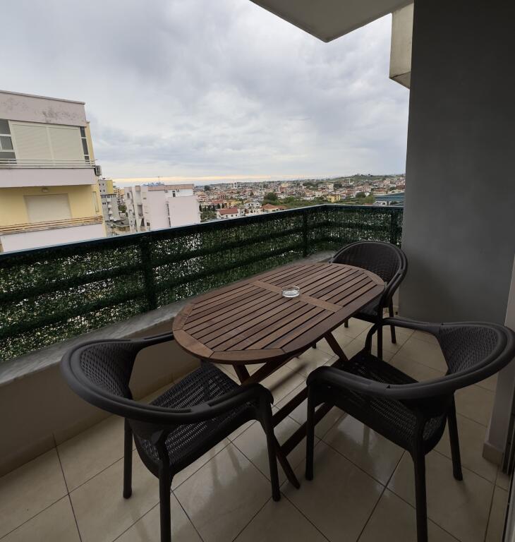 Apartament 2+1 me qera ne Plazh, Durres