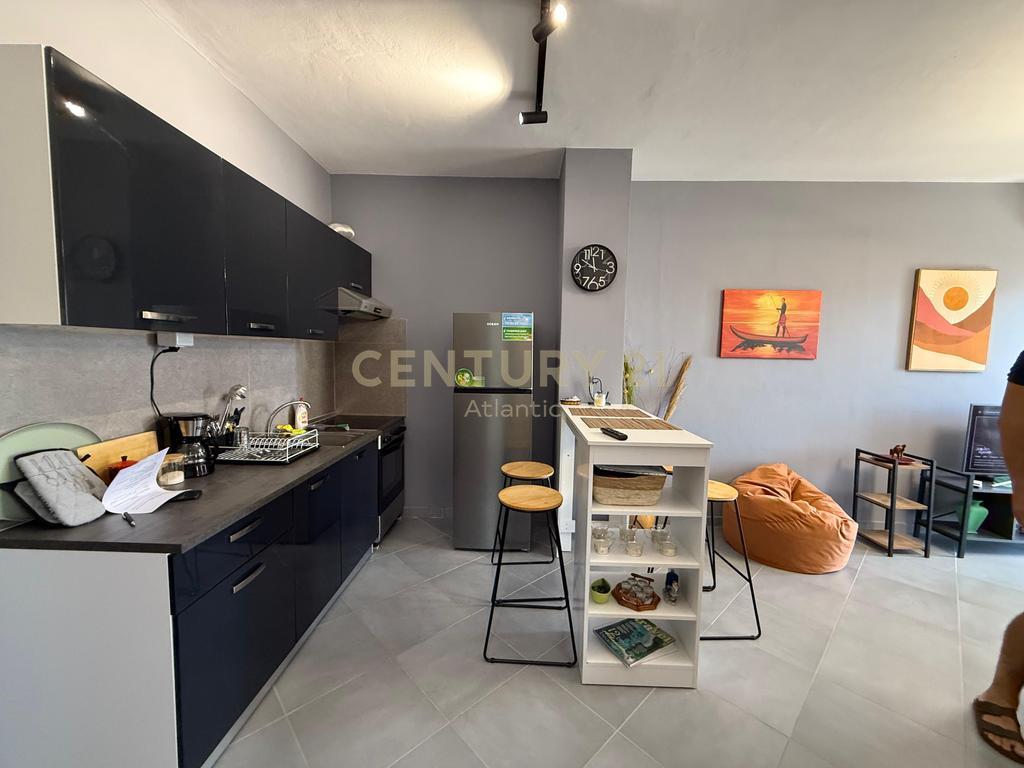 Apartament 1+1 me Qira në Plazh Hekurudha, Durrës – 550€/muaj | 52 m² | Pamje Ballore nga Deti