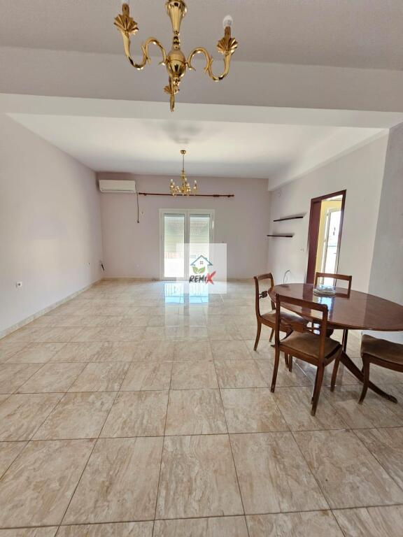 🏡 Shitet vilë 4-katëshe në Shkozë , TIRANË