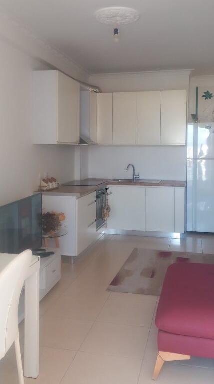 APARTAMENT ME QERA 1+1 YZBERISHT 400 EURO