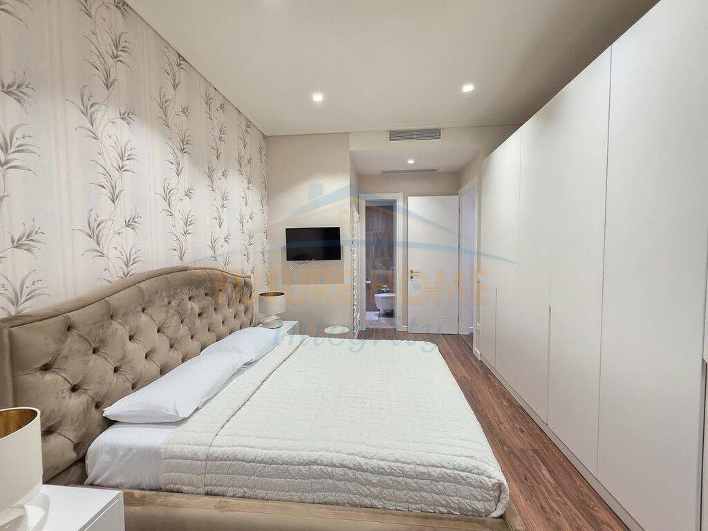 Shitet apartament 3+1+3+ 2 post parkimi Kompleksi Delijorgji
