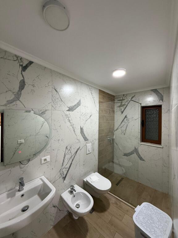 Jepet me qira Apartament 2+1 te Vasil Shanto