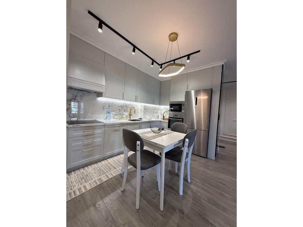 Vendiamo Super Appartamento 2+1+2 Insieme a 2 garage Vicino alla scuola 'Qemal Mici' 205.000 €