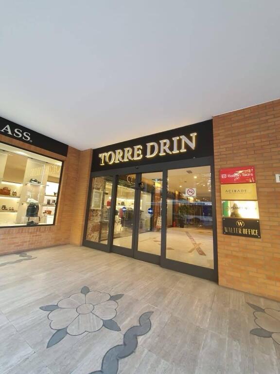 ZYRE ME QERA 80M2 QENDER 2.000 EURO