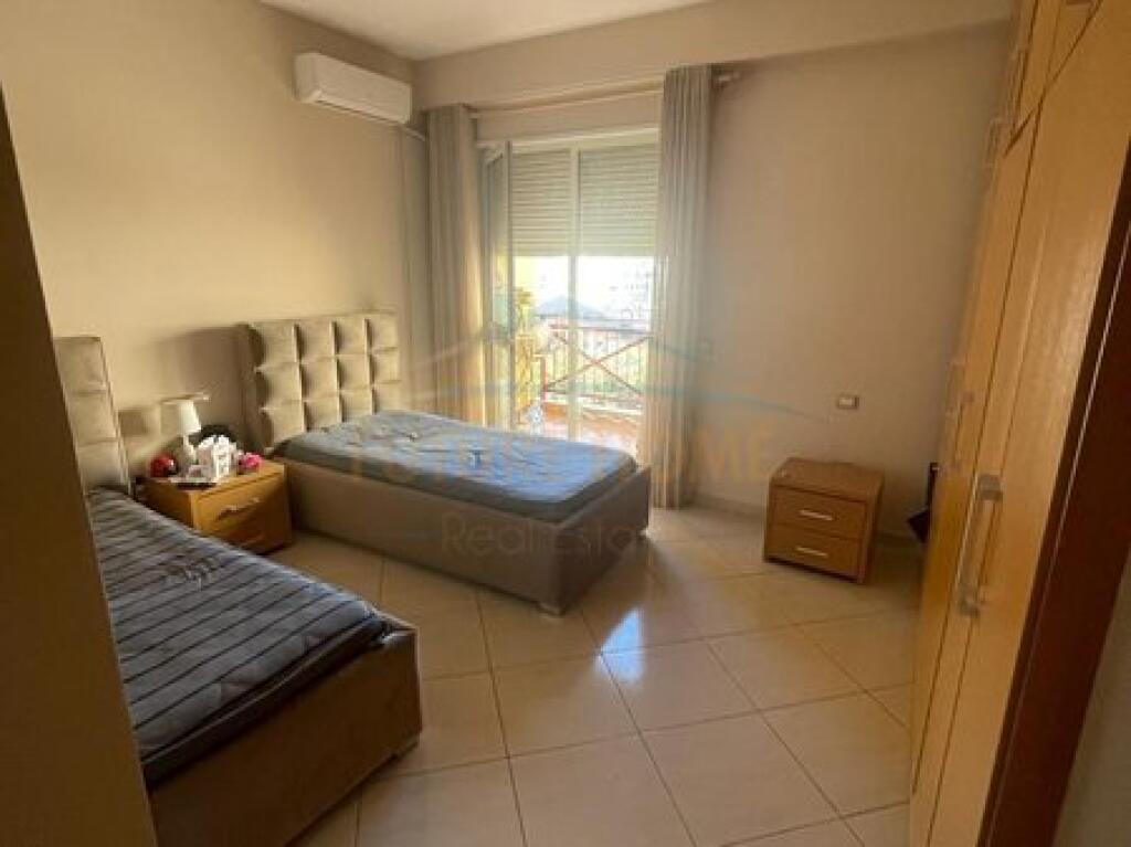 Shitet, Apartament 2+1+ Post Parkimi.Bulevardi Gjergj Fishta,Tirane