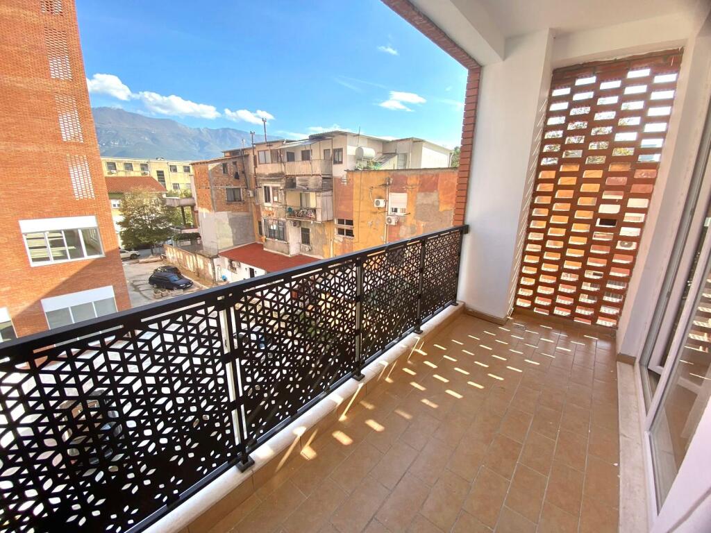 Me Qera : 2+1+2wc 📍Tek Pediatria prane QSUT - 650€ - S.118m² - 100% e Re✨