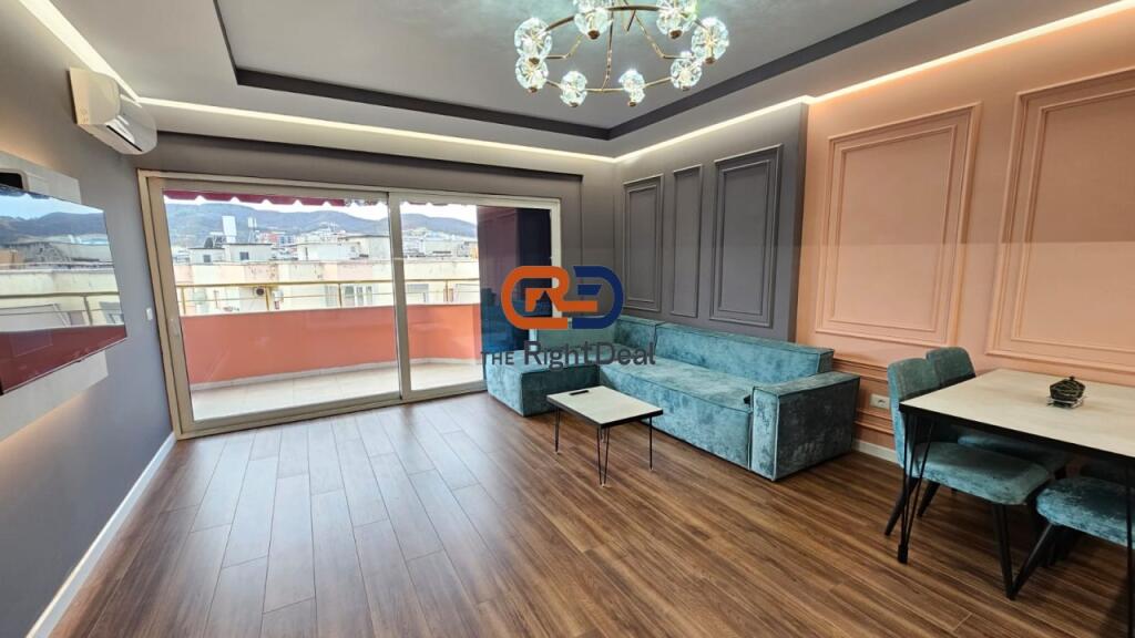 Tek Komuna E Parisit, Shitet Super Apartament 2+1+2 Totalisht I Investuar !!