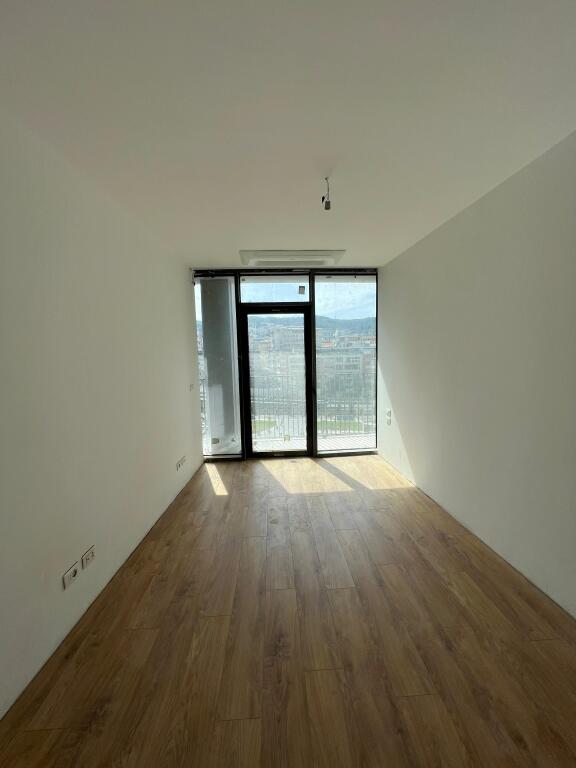Apartament për shitje 2+1+2 tualete +Post Parkimi, ”Lake View Residence” Tiranë.