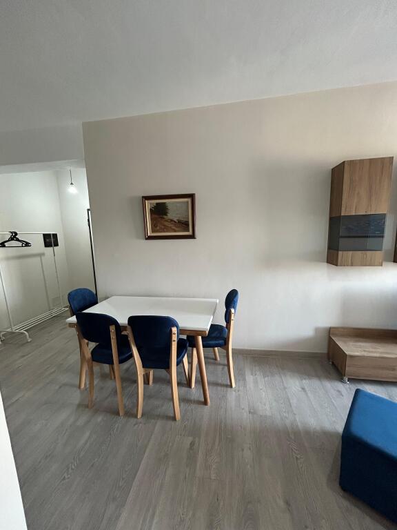 Apartament me qera