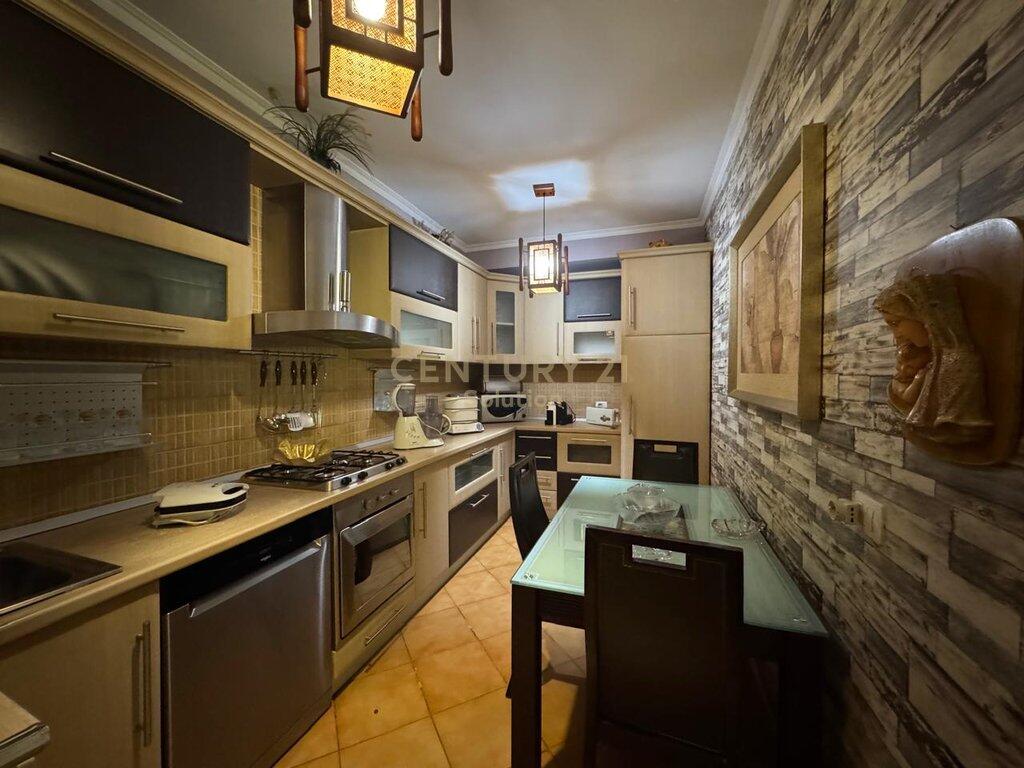 JEPET ME QERA APARTAMENT 1+1 TEK AIR ALBANIA!