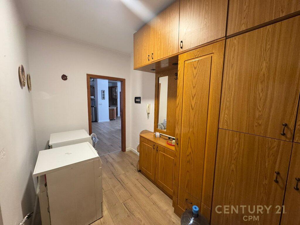 APPARTAMENTO 3+1+2 PRESSO 21 DHJETORI! 300,000 €