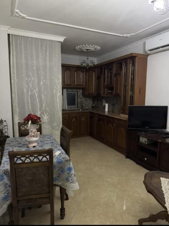 In Affitto Appartamento 1+1+1 Balcone