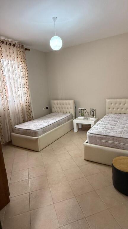 🏠VILLA SU DUE PIANI IN AFFITTO 💶600 EURO/MESI 📌 XHAMLLIK 🛋️4 CAMERE &amp; 2 BAGNI