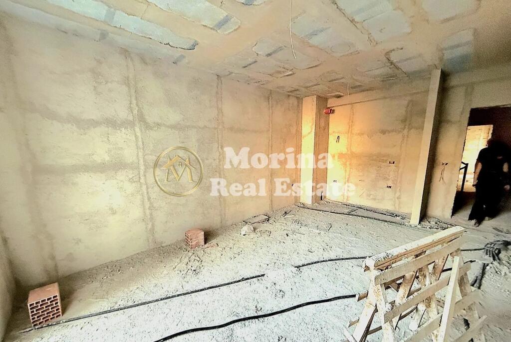 Shitje, Apartament 1+ 1, prane Spitalit Amerikan 2, Cmimi 100,400 Euro