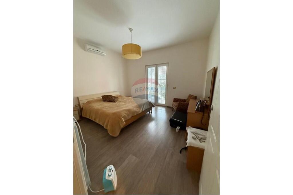 Villa - In Affitto - Via Babë Rexha, Tirana