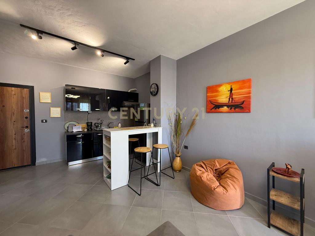 Apartament 1+1 me Qira në Plazh Hekurudha, Durrës – 550€/muaj | 52 m² | Pamje Ballore nga Deti
