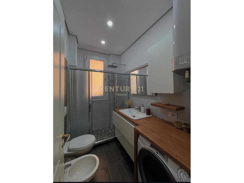 Qira Apartament 2+1 Liqeni i Thate !