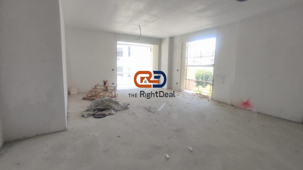 Tek Palladium Rezidence, Tek Liqeni i Thate Shitet Super Apartament 3+1 Me Strukture Perfekte!!