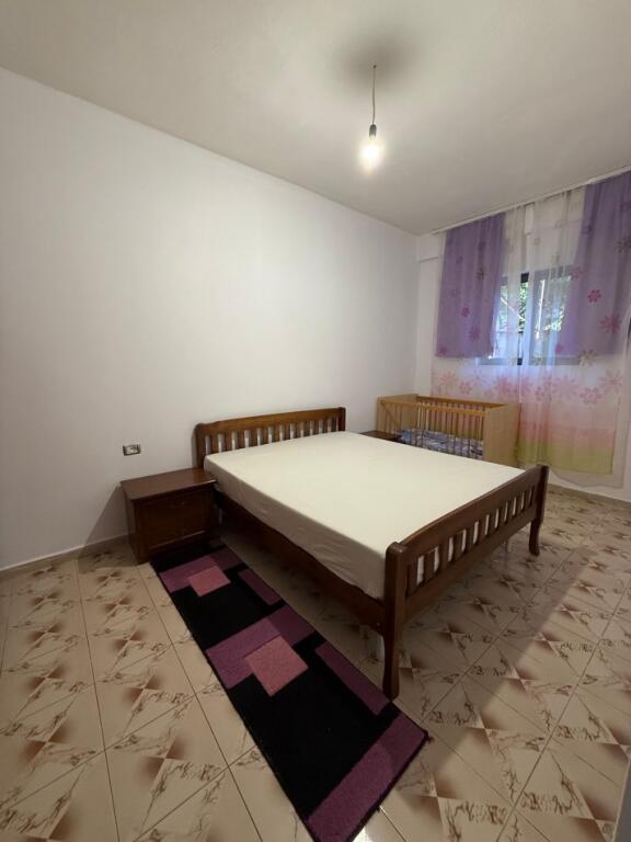 Jepet apartamenti me qera 2+1 ne Laprake