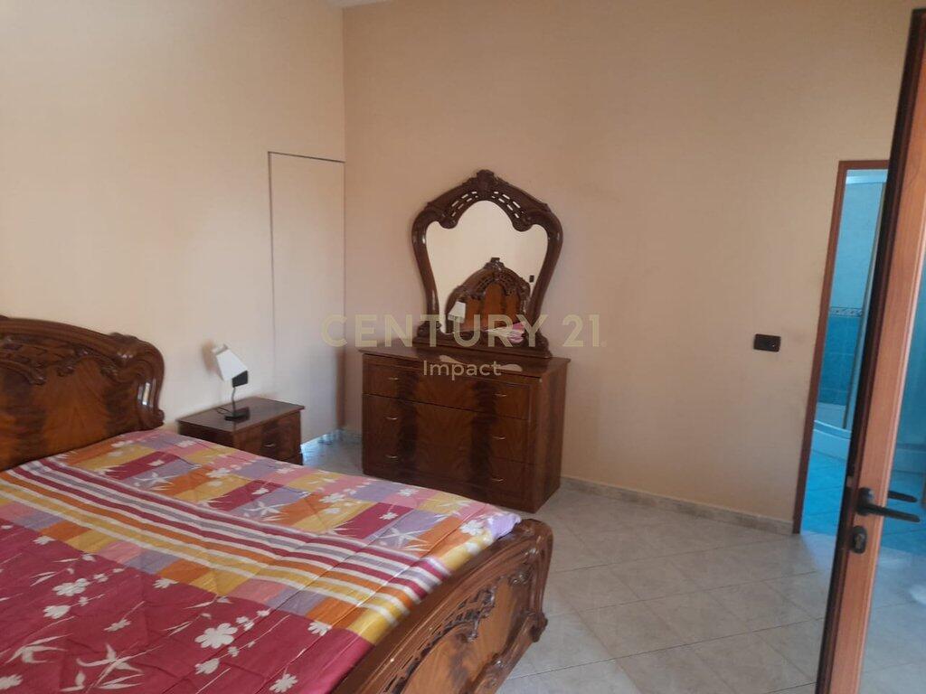 Apartament 3+1+2 me Qira në Shkoze 450 Euro!