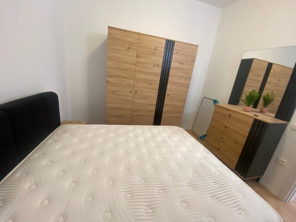 Jepet me qera 1+1 mobiluar shkolla kuqe dhe per Airbnb 599 eu