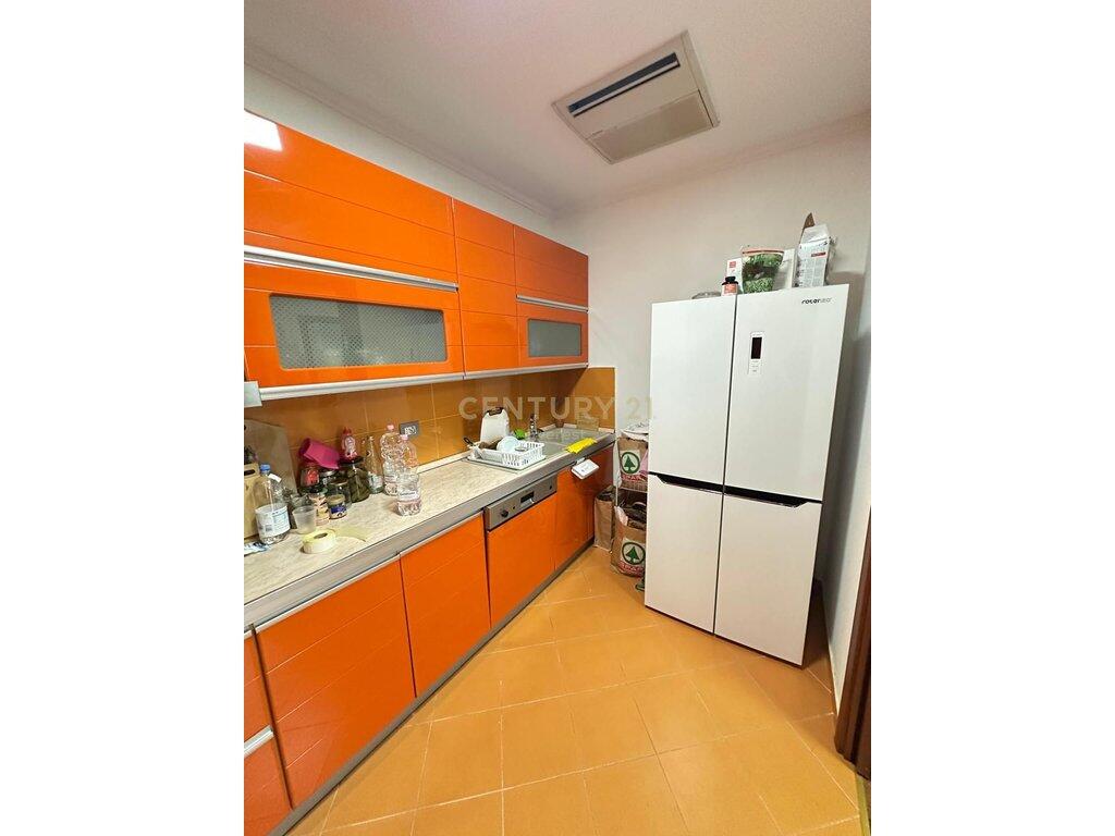 RRUGA E BOGDANEVE, JAPIM ME QIRA APARTAMENT 3+1+2