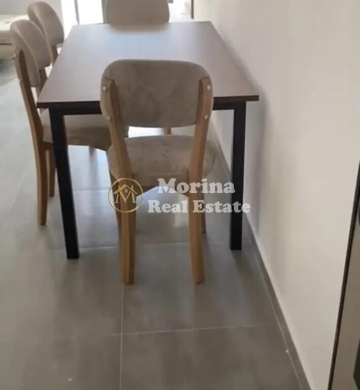 Qera, Apartament 1+1,  Sheshi Skenderbej, 700 euro/muaj