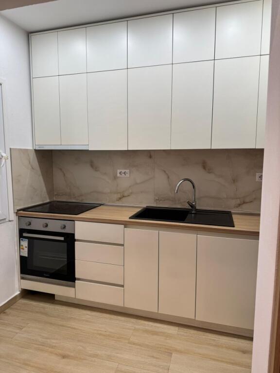 APARTAMENT ME QERA 1+1 ISH RESTORANT DURRESI 600 EURO