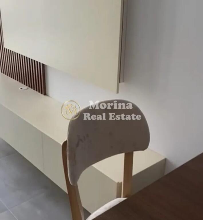 Qera, Apartament 1+1,  Sheshi Skenderbej, 700 euro/muaj