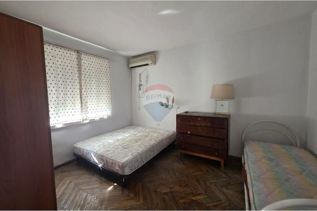 APARTAMENT 2+1+KUZHINE E VECUAR PER QIRA!