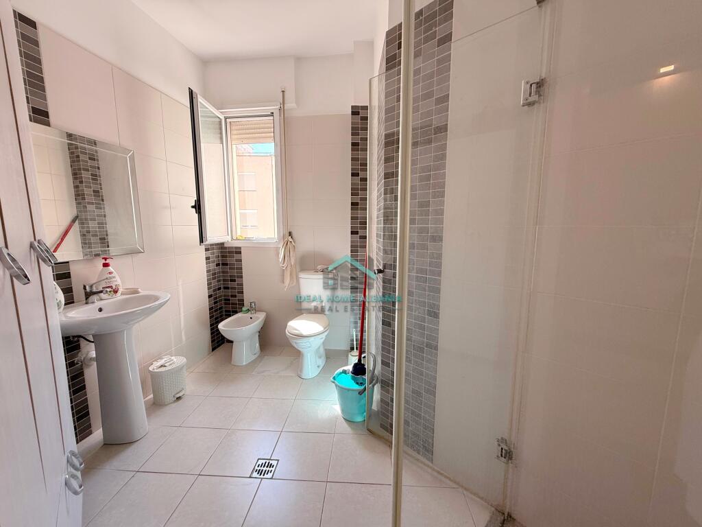 Via Cipajve, Vlore- Vendesi in vendita appartamento 1+1+Balcone