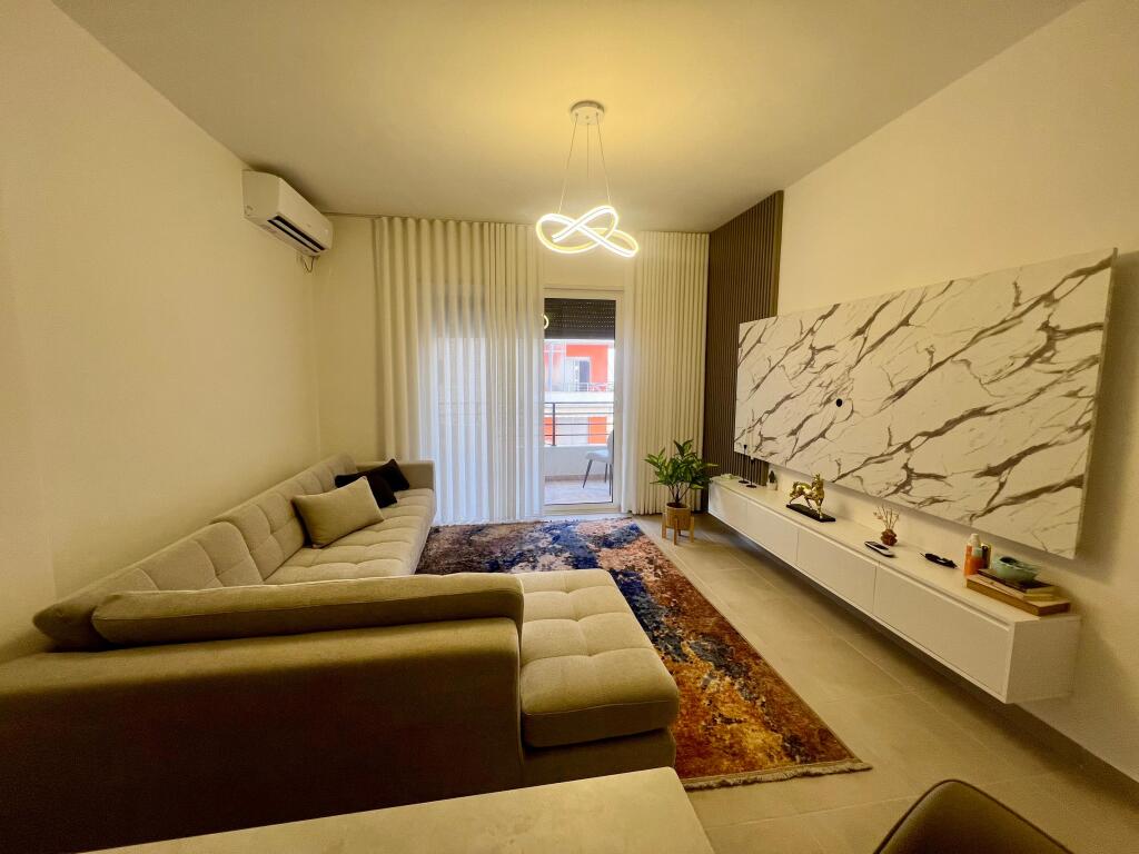 Apartament Per Qera Ne Lungomare