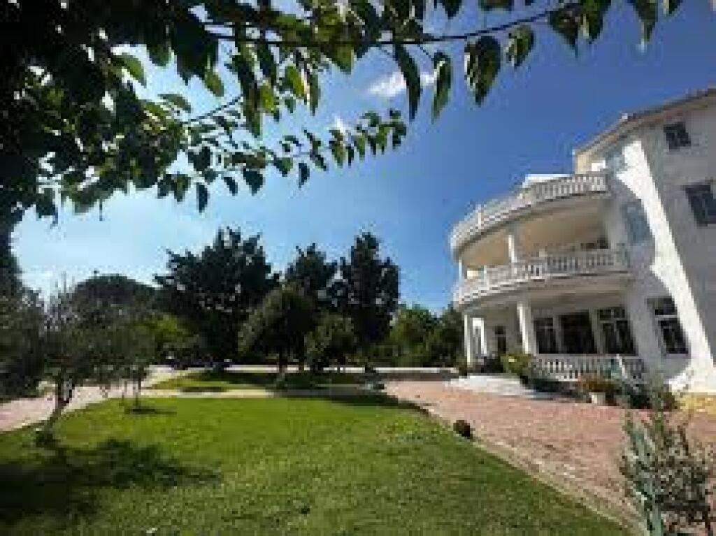 villa floor in MULLET for rent