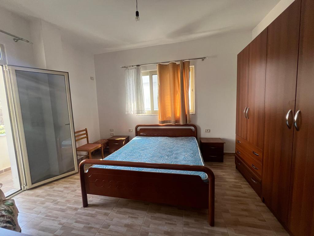 Japim me qira Apartament 2+1 tek Kodra e Priftit!!