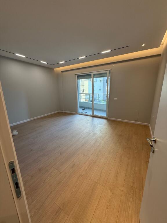 UFFICIO IN AFFITTO 125 M2 COMUNE DI PARIGI 1300 EURO