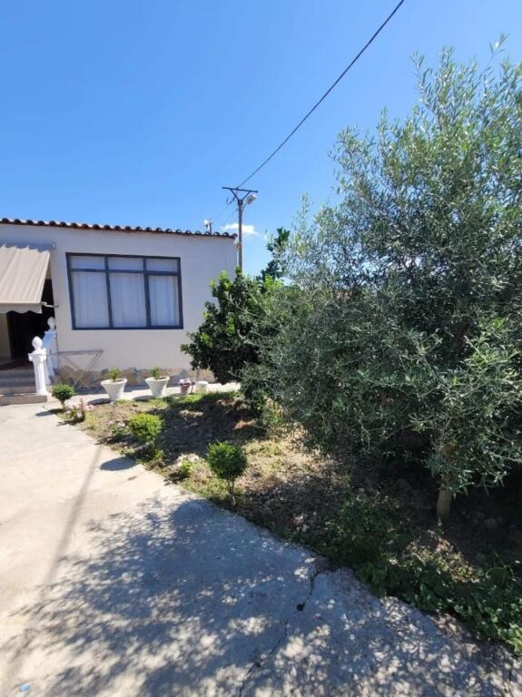 ✨🏡 Casa privata in vendita in una zona tranquilla, allo stesso tempo con accesso alle migliori zone di Kavaje🌿