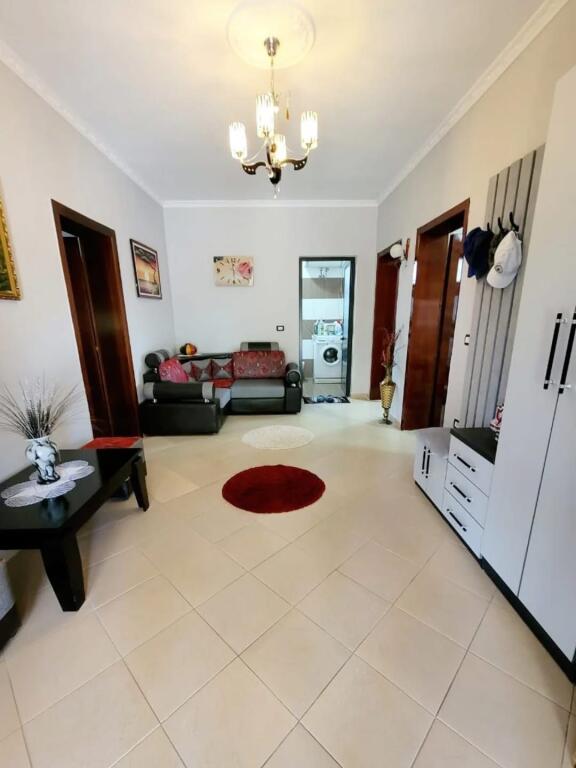 ✨🏡 Casa privata in vendita in una zona tranquilla, allo stesso tempo con accesso alle migliori zone di Kavaje🌿