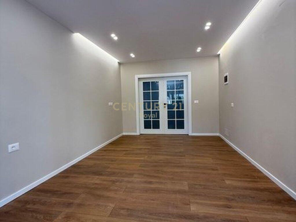 Apartament 1+1 me qira prane rruges se Elbasanit 600 € /Muaj