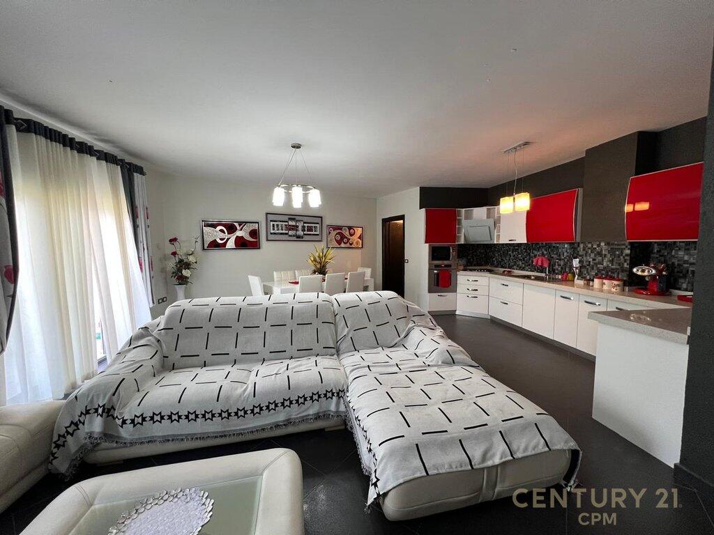 Apartament 2+1 me Qira në Fresku, Tirane 550 € /muaj