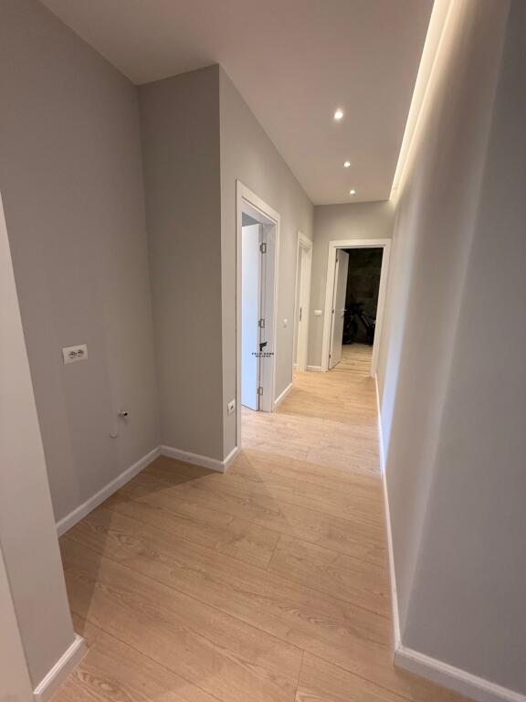 UFFICIO IN AFFITTO 125 M2 COMUNE DI PARIGI 1300 EURO